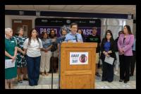 Governor Ferguson Visits Pasco to Discuss Key Legislative Priority to Remove Cellphones in Schools Statewide