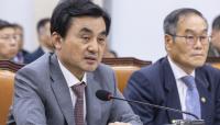 Defense minister heads to Croatia for landmark Chunmoo rocket launcher export deal