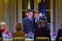 Lee Says He and Macron Became "Copains" at Paris State Dinner