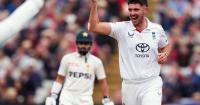 Pakistan's new look but England inflict same old misery