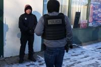 US says immigrants from El Salvador will for now keep temporary protected status