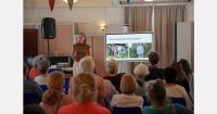 Dutch gardeners dig into soil health with peas and underpants