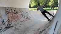 Skateboarder stops in PA as he travels from Mississippi to NYC for mental health awareness