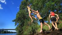 Alarming levels of chemicals from sunscreen found in most Queensland kids