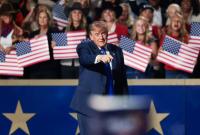 Trump Promises $5,000 To Every U.S. Adult If Republicans Win Midterms