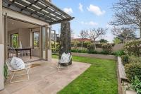 Why buyers went berserk: Plaster home in double grammar zone sparks 220-bid auction frenzy
