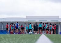 Filipinas battle Hong Kong with two targets in mind