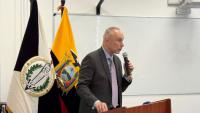 Ambassador Davoli presented the Giorgio Ambrosoli Award in Quito