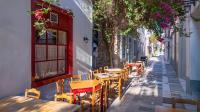 Couple enjoy meal in Greece but small blunder has them 'crying' when bill turns up
