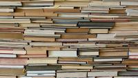 Report: Florida schools pulled hundreds more books from shelves