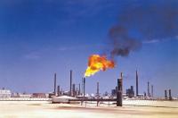 Saudi Arabia Shuts Oil Lifeline as Middle East War Widens