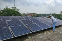 Solar power runs school with 2,000 students, AC, computers, over 100 fans