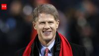 $25.6 billion Chiefs owner Clark Hunt trades luxury for $5 flags in a surprising Kansas City moment