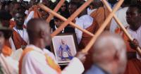 Uganda buries ex-boy-king, succession battle begins