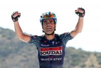 Vuelta a España: Enric Mas passes arduous final mountain test to keep red as Mikel Landa soars to stage 20 breakaway victory atop Collado del Alguacil