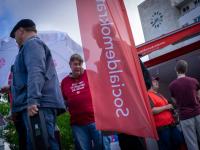 Swedish opinion polls show tightening race between left and right flanks