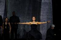 Paris cheers the power of Celine Dion