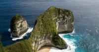 Australian tourist dies after falling 80m off cliff near Bali