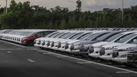 India wants more cars, buses, 2-wheelers. Manufacturers are struggling to catch up