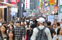 Myeong-dong holds lead as Korea’s tourist shopping hub
