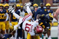 Michigan defense ‘holds down the fort,’ smothers Oklahoma, Mateer