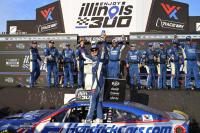 Kyle Larson survives wreck-filled Enjoy Illinois 30, ends 51-race skid