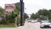 Motel owner draws Canadian tourists to Florida despite tariff tensions