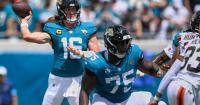Trevor Lawrence throws four TD passes, Jaguars rout the Browns