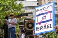 Thai poll: 77% back tougher rules on Israelis