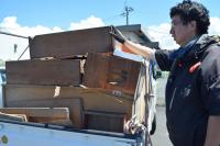 Group lending cars for free to disaster victims struggles to meet demand