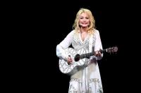 Author Says She's Got An Unreleased Dolly Parton Album