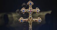 Záviš Cross: Czech medieval treasure reveals hidden relic and misidentified gemstones