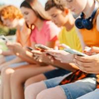 Social media: EU law on minors’ access to be unveiled on Thursday