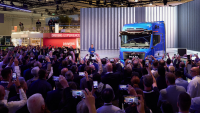 MAN eTGX World Premiere: 447 Miles of Range and 30-Minute Charge Window