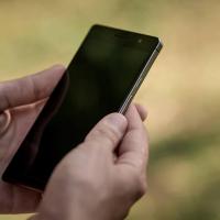US Embassy lifts cellphone ban for visa applicants