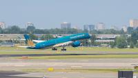Airbus Inks Major Deals With 2 Vietnamese Airlines For Up To 50 A320s, 5 A350s