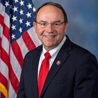 Wisconsin candidate for governor hurt in plane crash