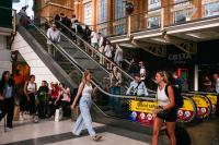 UK’s Boomers Cling to Jobs as Young People Get Locked Out