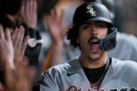 Chicago White Sox score 6 runs in the 6th to beat Cleveland and extend AL Central lead to 1 1/2 games