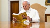 Pope Leo XIV, the son of a librarian, visits the Vatican Apostolic Library for the first time