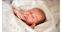 Births in Greece fall sharply as parenthood is delayed