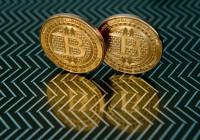 Bitcoin Slides 2.58% Below $77,000 as Fed Rate Bets and ETF Outflows Pressure Global Crypto Markets Once Again