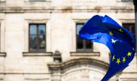 Brussels Drafts Ban on Social Media and AI Chatbots for Children