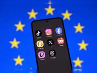 EU chief to unveil social media, gaming curbs for under-15s
