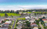 Footsteps to the foreshore for $530k as buyers seek out bargains