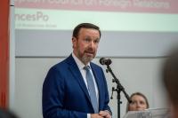 Chris Murphy Says AI Industry 'Can't' Protect Americans Days After Amodei, Altman, and Musk Backed a Slowdown