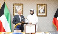 Health undersecretary honors Prof Moussa Khorshid for IFSO Pioneer Award