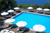 Greek Hotels Get Over Half of Bookings Through Tour Operators, Travel Agencies and OTAs