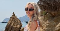 Tiffany Trump flaunts tiny waist as she embraces new culture with 'stunning' mom Marla Maples