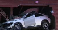 Vehicle crashes into Milwaukee building near 60th and Capitol